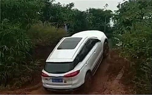 国产越野车爬土坡视频,征服土坡展现卓越性能