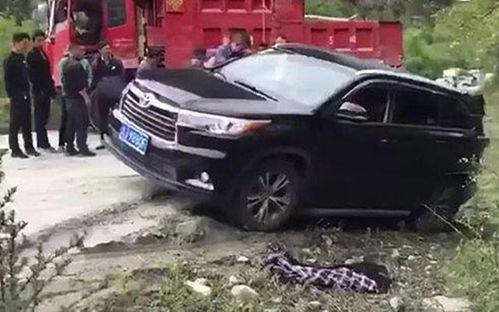 国产越野车爬土坡视频,征服土坡展现卓越性能