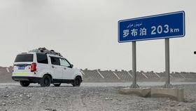 国产卡车沙漠越野视频,国产卡车勇闯无垠沙海