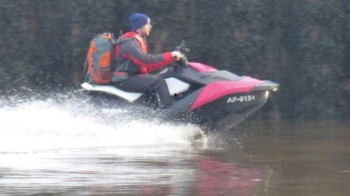 国产摩托艇下水视频播放,速度与激情尽展国货风采