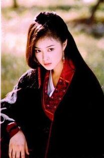 美女抽烟国产剧视频,国产剧中的美女抽烟风情